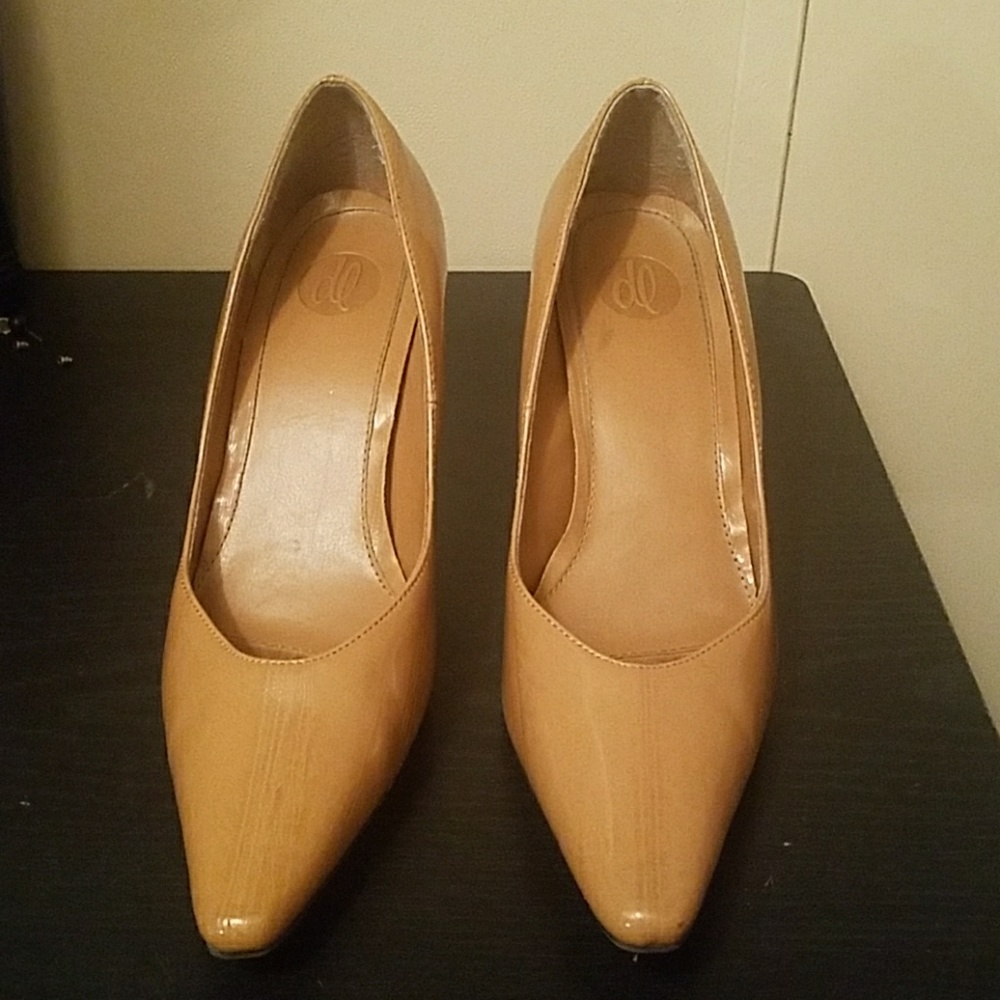 Shoes - Picture 2 of 3